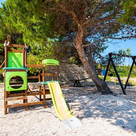 Caravan Near The Sea Campsite *