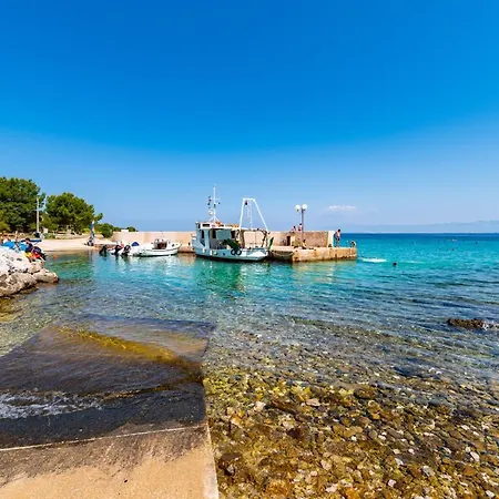 Caravan Near The Sea Campsite Ugljan