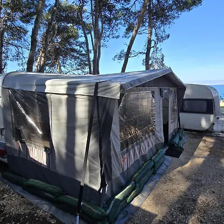 Caravan Near The Sea Campsite Ugljan