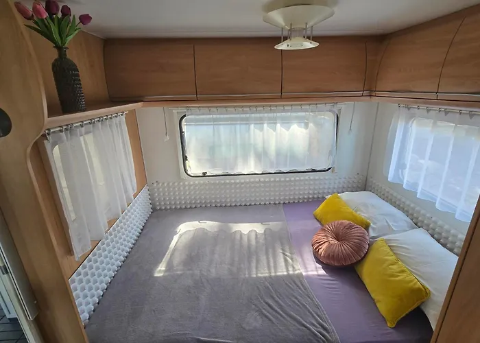 Caravan Near The Sea Κάμπινγκ *