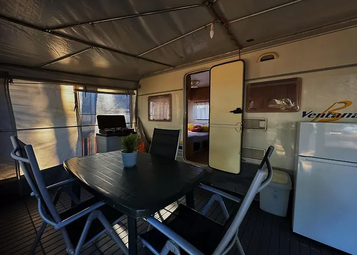 Caravan Near The Sea Углян