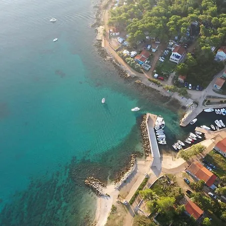 Campeggio Caravan Near The Sea