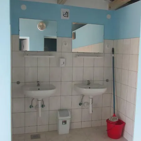 Campeggio Caravan Near The Sea Ugljan