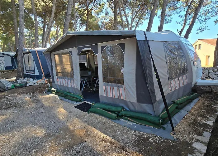 Caravan Near The Sea Camping Ugljan